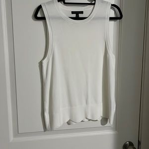 White scalloped Banana Republic tank top, size medium